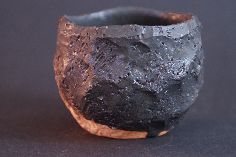 Guinomi de Hagi anthracite vue de face