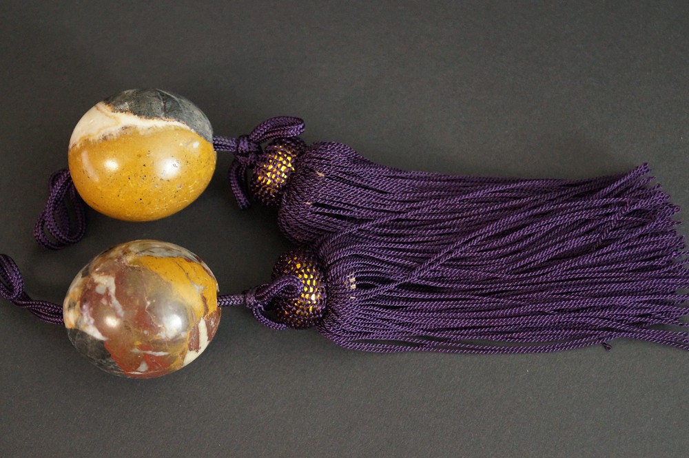 Pesi decorativi fuchin per kakemono - marmo ovale, nappe viola
