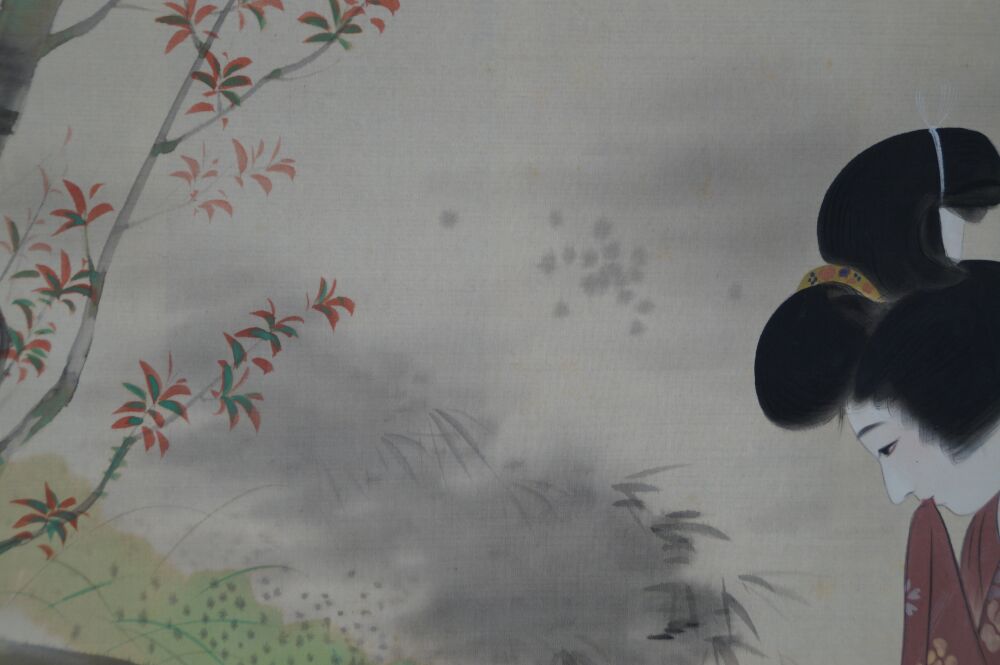 Weitere Ansicht des Gesamtmotivs mit Ahornzweig und Tuschehintergrund im Kakemono Dame im Kimono am Gartenteich, ohne Rahmung