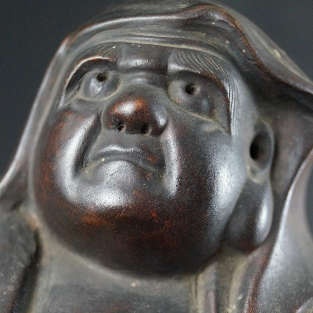 Bodhidharma Daruma Fierce Gaze Bizen Ware Motif Close-Up Preview